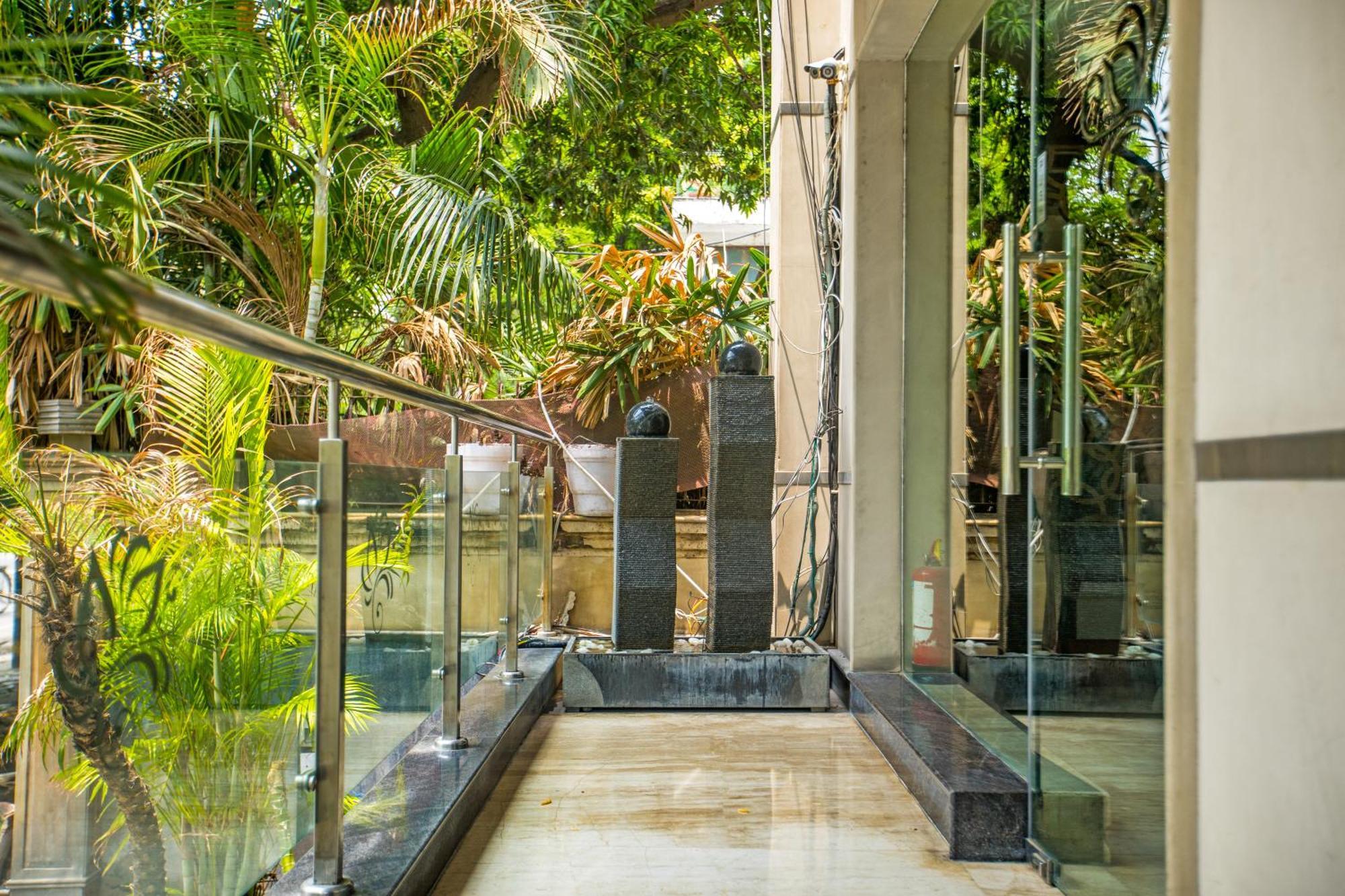 The Grand Vikalp By Saga Hotels Nueva Delhi Exterior foto