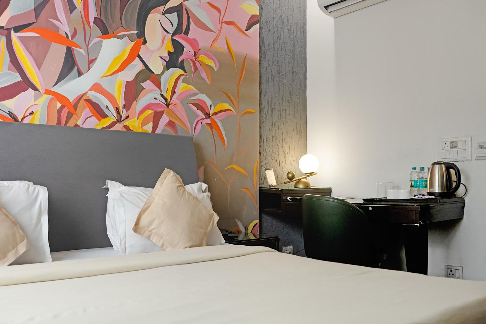 The Grand Vikalp By Saga Hotels Nueva Delhi Exterior foto