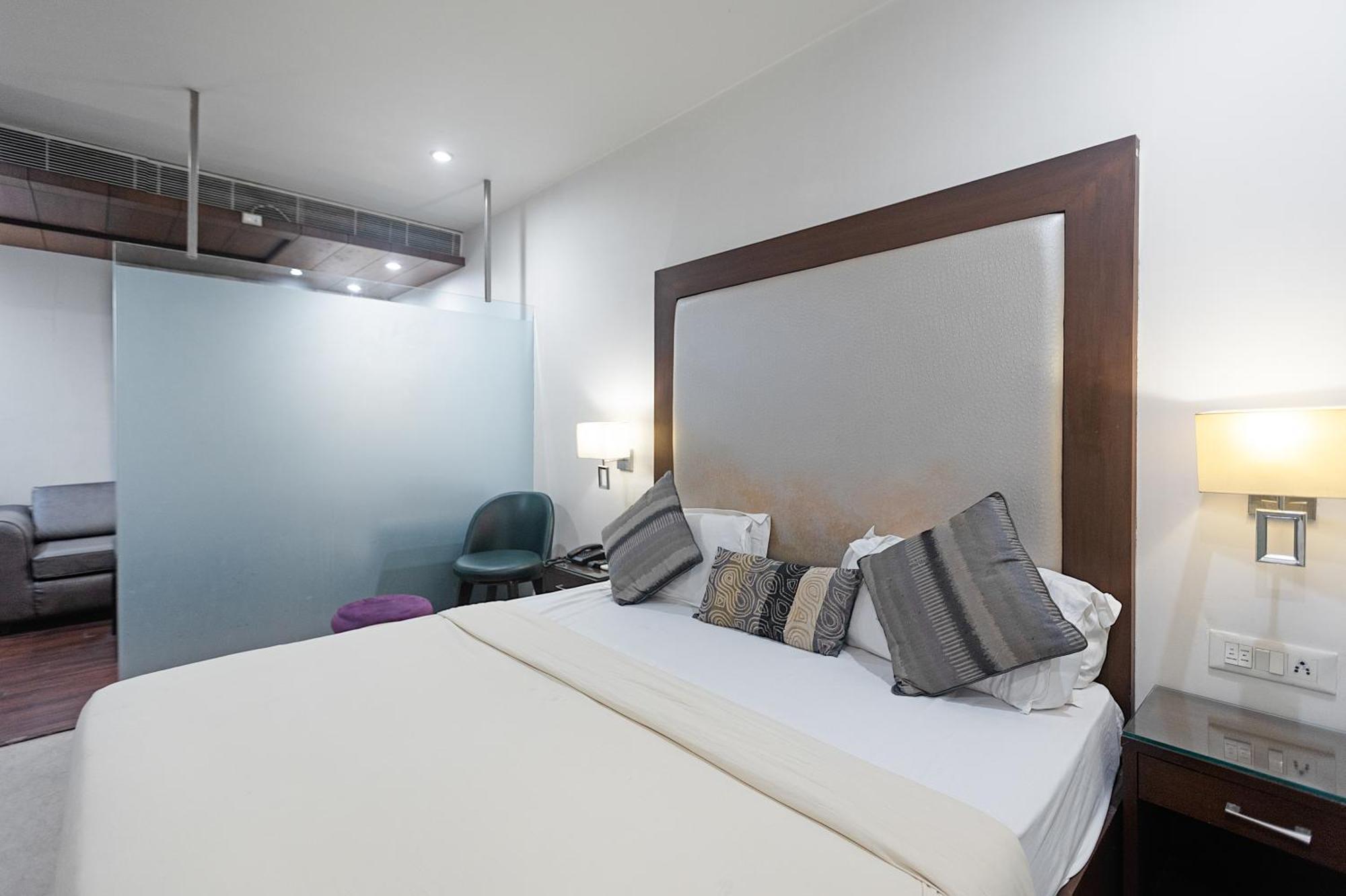 The Grand Vikalp By Saga Hotels Nueva Delhi Exterior foto