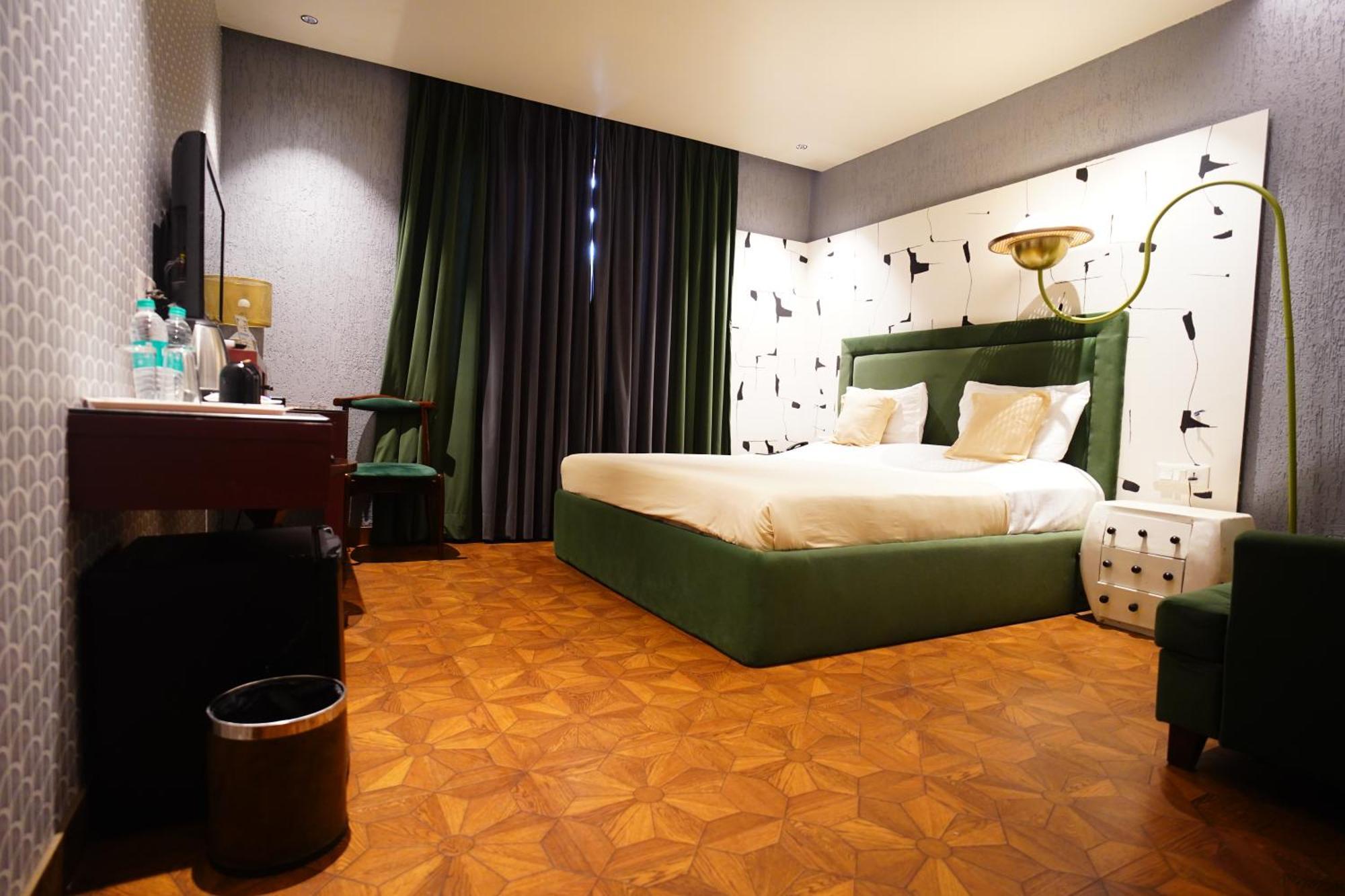 The Grand Vikalp By Saga Hotels Nueva Delhi Exterior foto