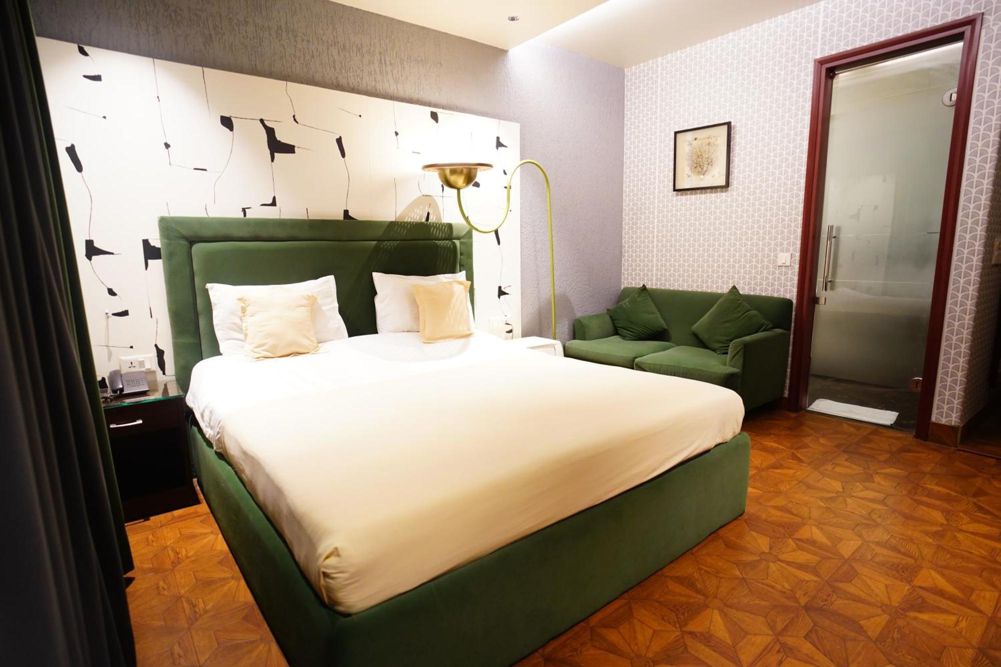 The Grand Vikalp By Saga Hotels Nueva Delhi Exterior foto