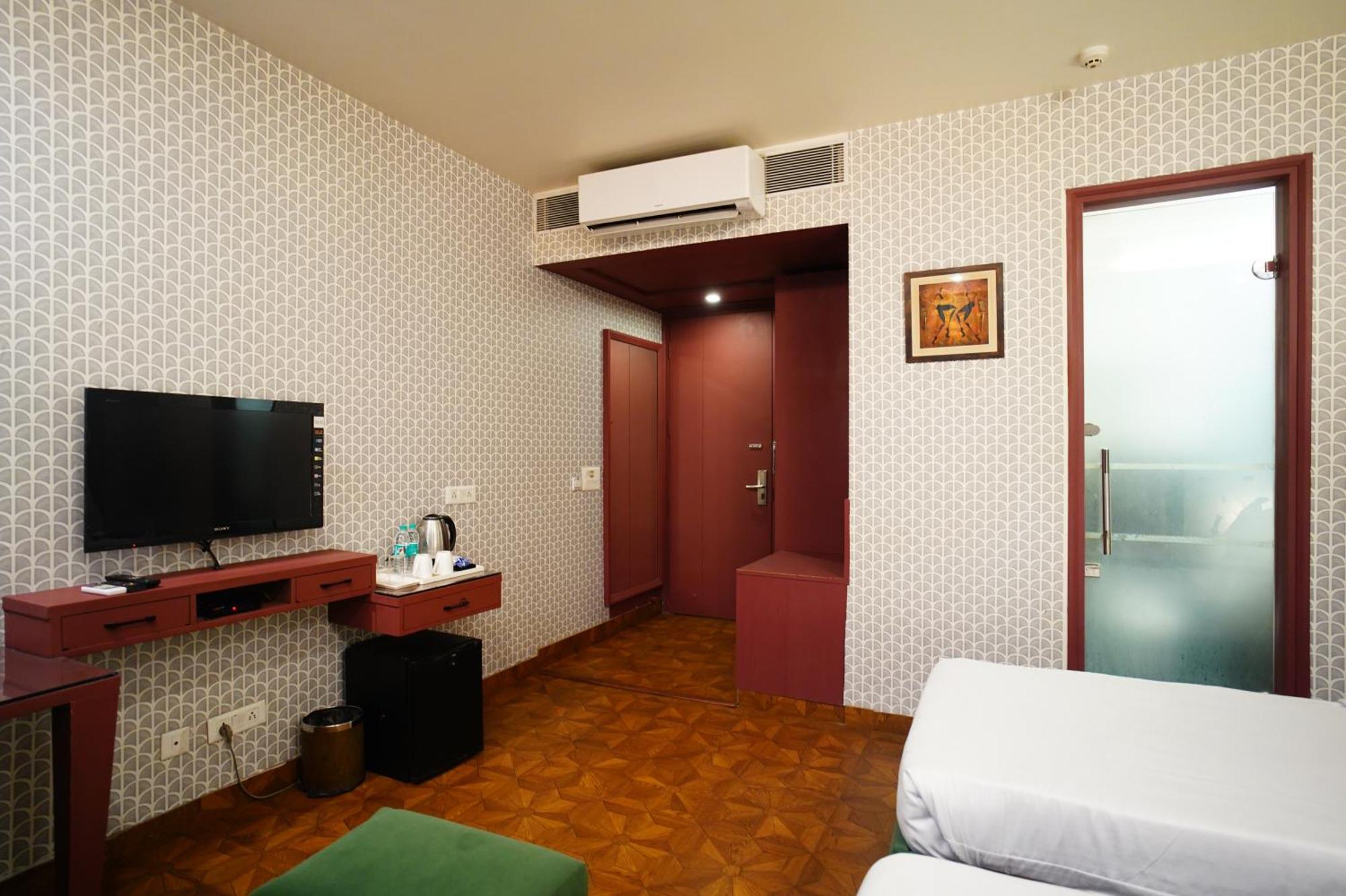 The Grand Vikalp By Saga Hotels Nueva Delhi Exterior foto